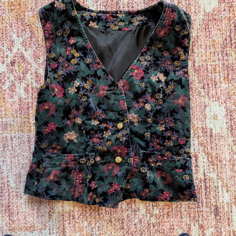 Floral Sleeveless Vest - Multicolor (READ DESCRIPTION)